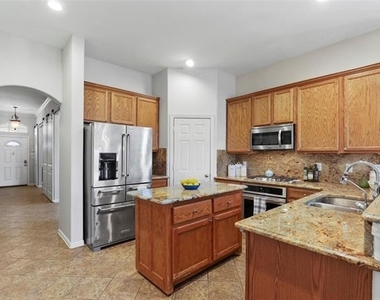 11086 Mansfield Drive - Photo Thumbnail 5
