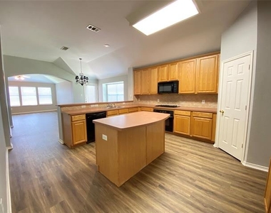 1045 Ducks Landing - Photo Thumbnail 9
