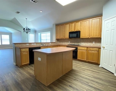 1045 Ducks Landing - Photo Thumbnail 8