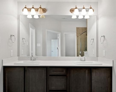 5100 Royal Springs Drive - Photo Thumbnail 20