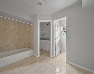 10071 Woodhollow Drive - Photo Thumbnail 9