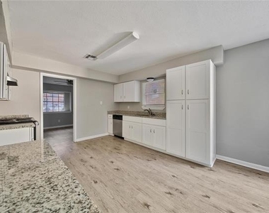10071 Woodhollow Drive - Photo Thumbnail 4