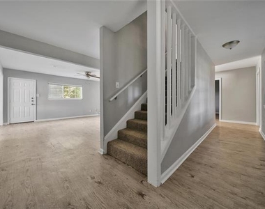 10071 Woodhollow Drive - Photo Thumbnail 5