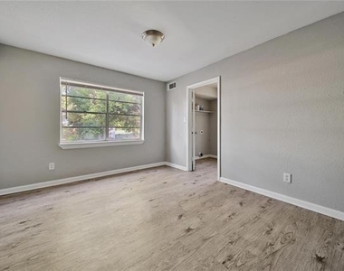 10071 Woodhollow Drive - Photo Thumbnail 6