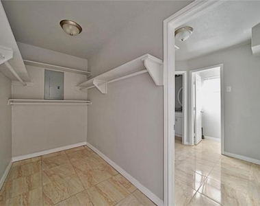 10071 Woodhollow Drive - Photo Thumbnail 16