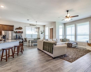 672 Harris Ridge Drive - Photo Thumbnail 6