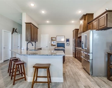 672 Harris Ridge Drive - Photo Thumbnail 8