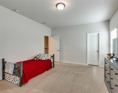 672 Harris Ridge Drive - Photo Thumbnail 16