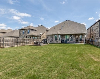 672 Harris Ridge Drive - Photo Thumbnail 22