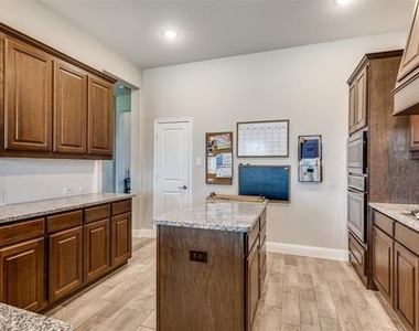 672 Harris Ridge Drive - Photo Thumbnail 9