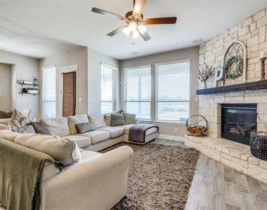 672 Harris Ridge Drive - Photo Thumbnail 5