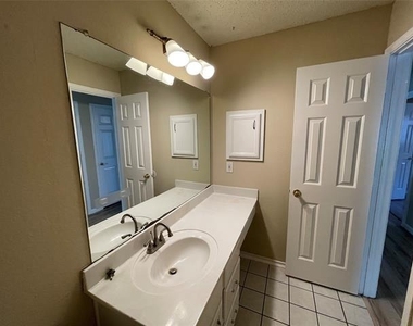 12010 Rosedown Lane - Photo Thumbnail 34