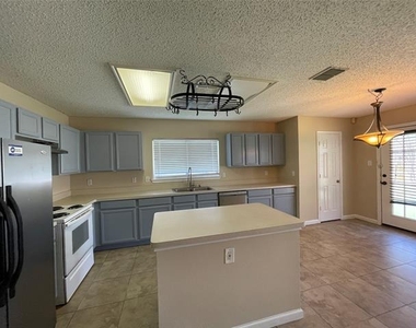 12010 Rosedown Lane - Photo Thumbnail 6