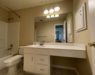 12010 Rosedown Lane - Photo Thumbnail 33