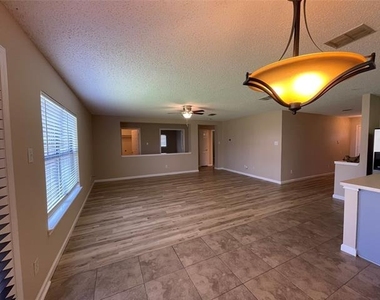 12010 Rosedown Lane - Photo Thumbnail 9