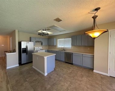 12010 Rosedown Lane - Photo Thumbnail 7