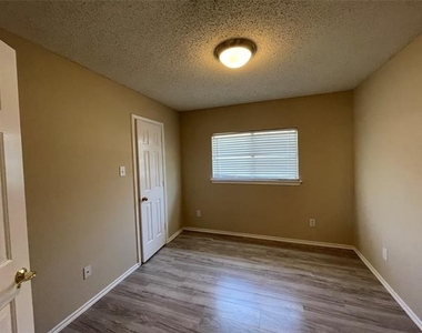 12010 Rosedown Lane - Photo Thumbnail 18