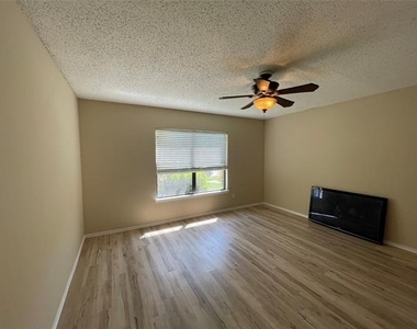 12010 Rosedown Lane - Photo Thumbnail 24