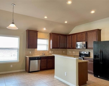 605 Knollwood Trail Court - Photo Thumbnail 3