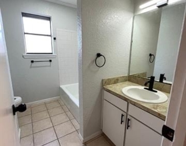 617 County Road 805a - Photo Thumbnail 10