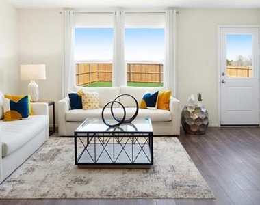 907 Wildflower Street - Photo Thumbnail 6