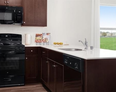 907 Wildflower Street - Photo Thumbnail 8