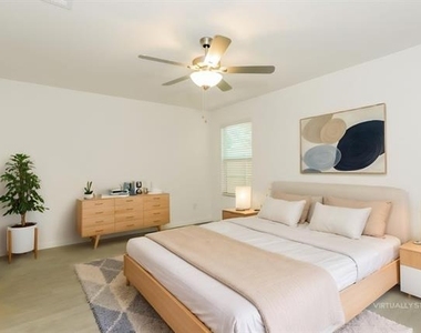 10140 Dalgreen Circle - Photo Thumbnail 3