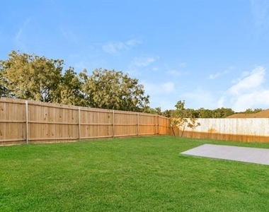 10140 Dalgreen Circle - Photo Thumbnail 2