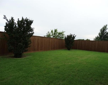 7109 Bountiful Grove Drive - Photo Thumbnail 13