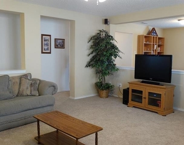 7109 Bountiful Grove Drive - Photo Thumbnail 5