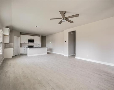 6225 Horsetail Drive - Photo Thumbnail 5