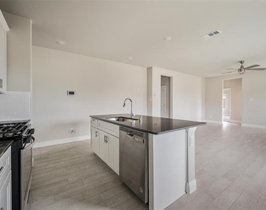 6225 Horsetail Drive - Photo Thumbnail 10