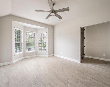 6225 Horsetail Drive - Photo Thumbnail 2