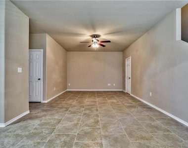 702 E College Street - Photo Thumbnail 15