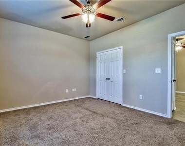 702 E College Street - Photo Thumbnail 21