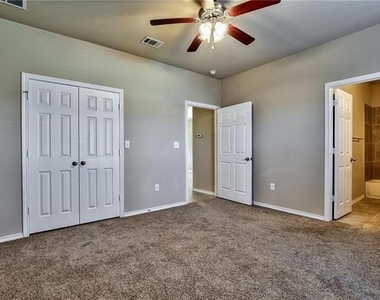 702 E College Street - Photo Thumbnail 24
