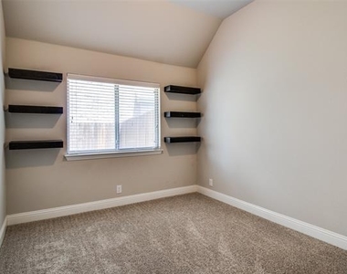 4619 Amesbury - Photo Thumbnail 13