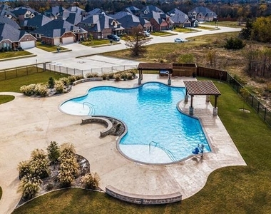 4619 Amesbury - Photo Thumbnail 23