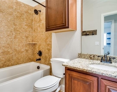 4619 Amesbury - Photo Thumbnail 11