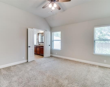 4619 Amesbury - Photo Thumbnail 9
