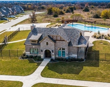 4619 Amesbury - Photo Thumbnail 22