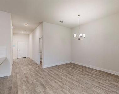 10925 Klondike Lane - Photo Thumbnail 3