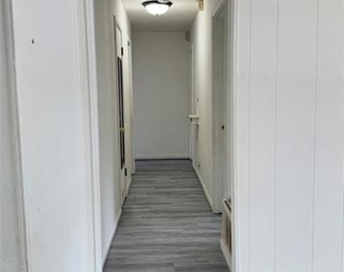 1109 E Inwood Drive - Photo Thumbnail 11