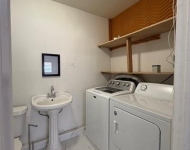 1109 E Inwood Drive - Photo Thumbnail 15