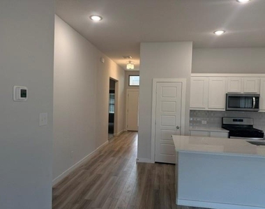209 Little Bridge Drive - Photo Thumbnail 6