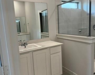 209 Little Bridge Drive - Photo Thumbnail 9