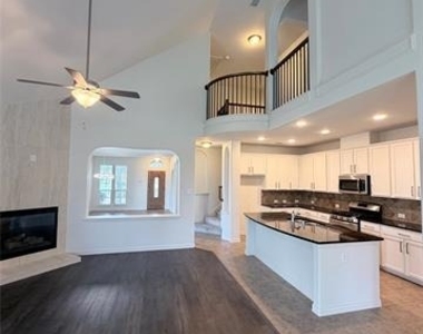 533 Shasta Street - Photo Thumbnail 9