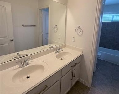 533 Shasta Street - Photo Thumbnail 18