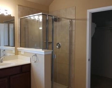 2793 Cresent Lake Drive - Photo Thumbnail 16