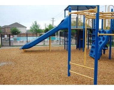 2793 Cresent Lake Drive - Photo Thumbnail 21
